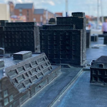 Meerblick, Balkon Und Private Sauna Im Historischen Getreidespeicher Wismar Luaran gambar